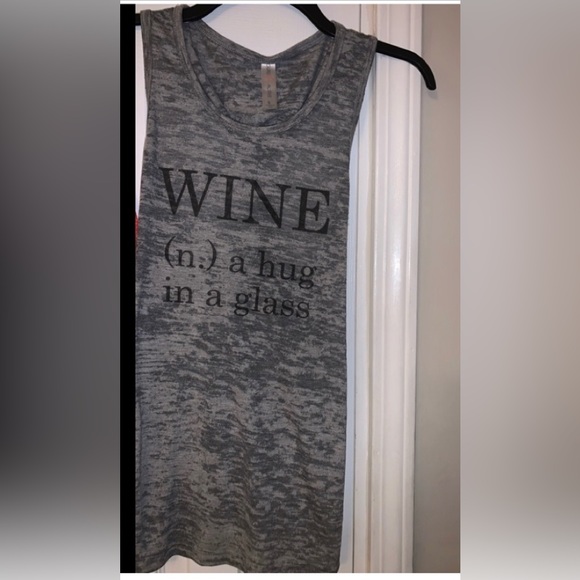 Bundle of 2 Tops, Vintage Coca Cola, Size Med
Cute, Wine T-Shirt, Size Small - Picture 3 of 4